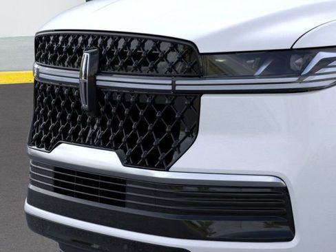 New 2025 Lincoln Navigator Reserve w/ Jet Appearance Package image 17