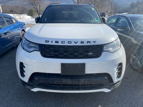Used 2024 Land Rover Discovery Dynamic SE image 3