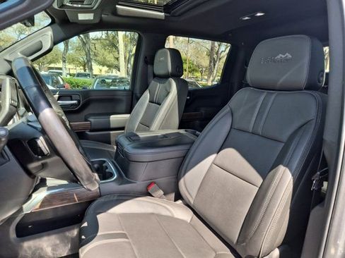 Used 2020 Chevrolet Silverado 1500 High Country w/ Technology Package image 22