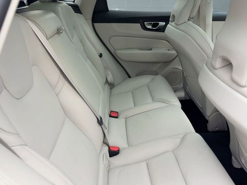 Used 2023 Volvo XC60 B5 Ultimate image 29