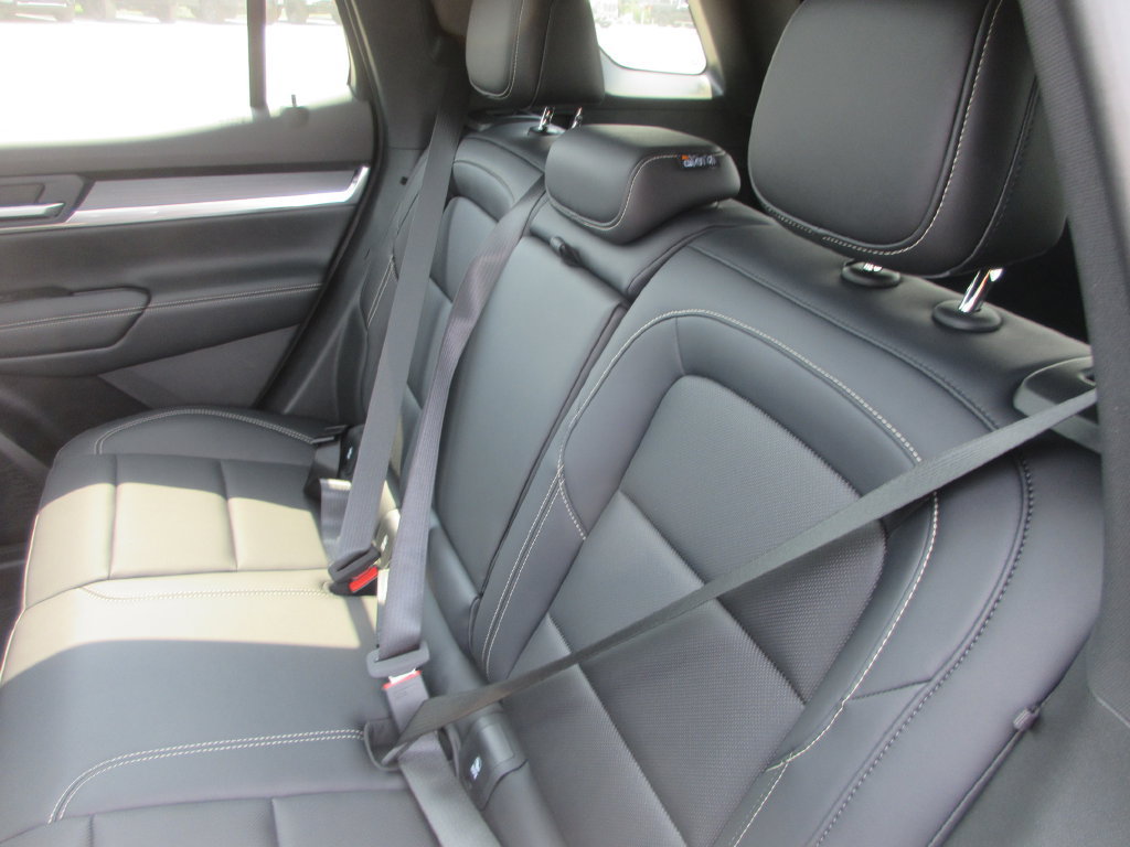 New 2027 GMC Terrain Elevation w/ Elevation Premium Package FWD image 12