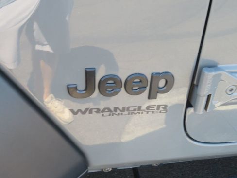 Used 2019 Jeep Wrangler Unlimited Sport AWD/4WD image 13