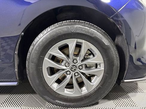 Used 2022 Toyota Sienna XLE FWD image 9