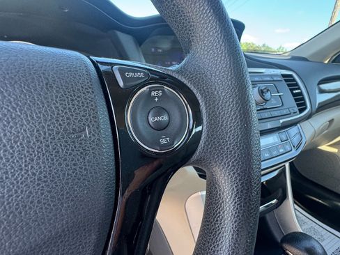 Used 2017 Honda Accord LX image 17