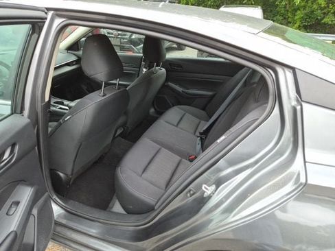 Used 2024 Nissan Altima 2.5 S FWD image 12