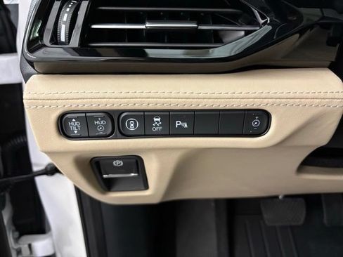 Certified 2026 Acura MDX w/ Advance Package AWD/4WD image 30