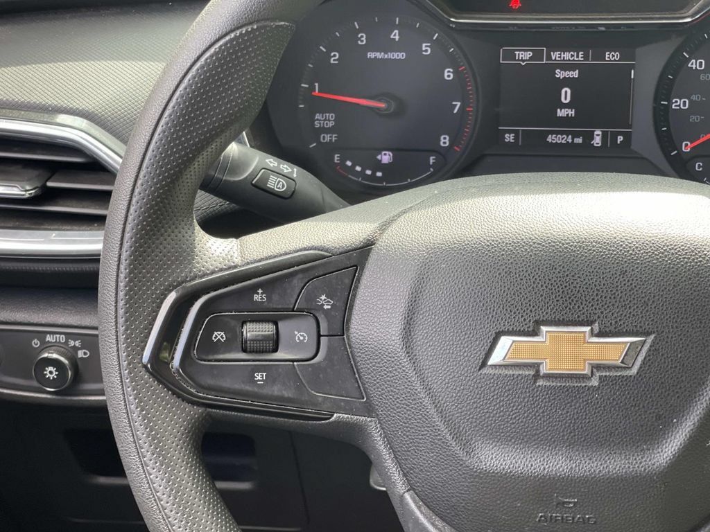Used 2023 Chevrolet TrailBlazer LT w/ Convenience Package FWD image 11