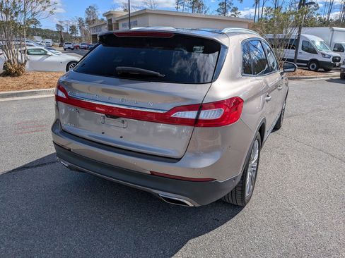 Used 2018 Lincoln MKX Reserve w/ Driver Assistance Package image 4