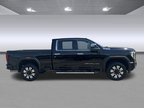 Used 2026 GMC Sierra 2500 Denali w/ Denali Reserve Package AWD/4WD image 2