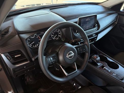 Certified 2024 Nissan Rogue SV FWD image 18