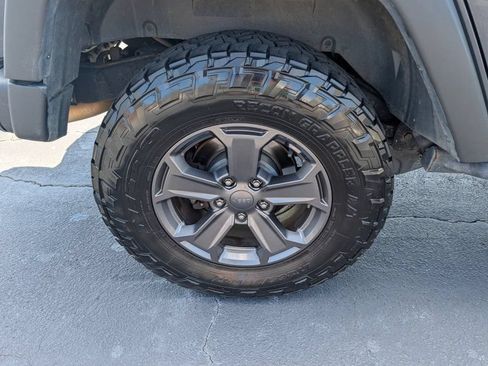 Used 2017 Jeep Wrangler Unlimited Rubicon AWD/4WD image 31