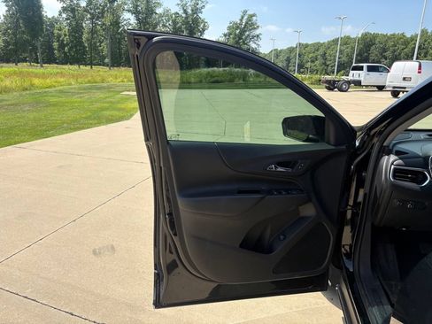 Used 2022 Chevrolet Equinox LT FWD image 10