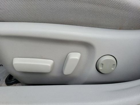 Used 2016 Toyota Camry LE image 16