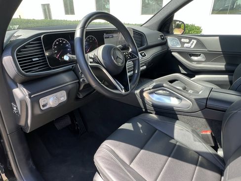 Certified 2025 Mercedes-Benz GLS 450 4MATIC image 17