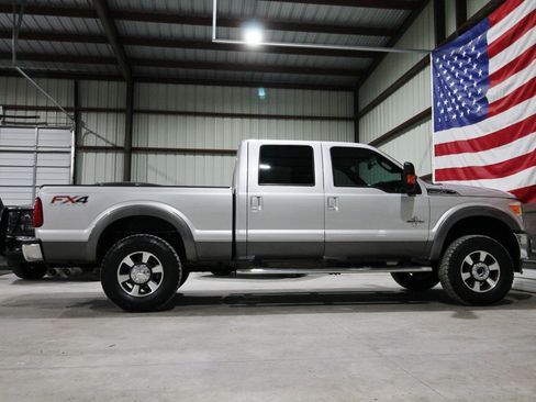 Used 2013 Ford F250 Lariat w/ FX4 Off Road Pkg AWD/4WD image 13