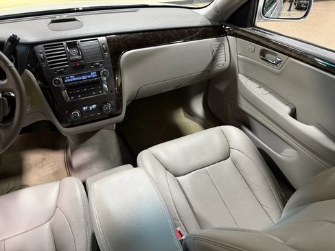 Used 2009 Cadillac DTS w/ Trunk Convenience Package FWD image 48