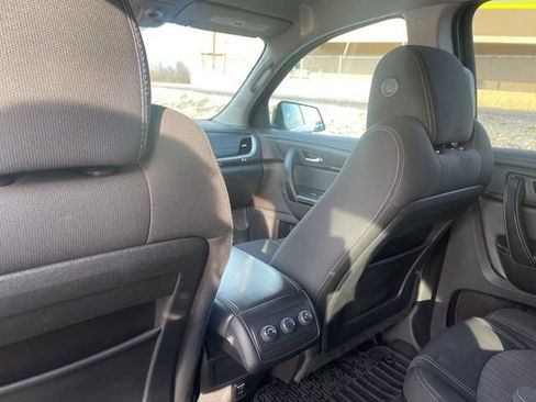 Used 2016 Chevrolet Traverse LT w/ Style and Technology Package image 21