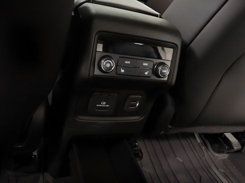Used 2019 GMC Acadia SLT w/ LPO, Floor Liner Package AWD/4WD image 26