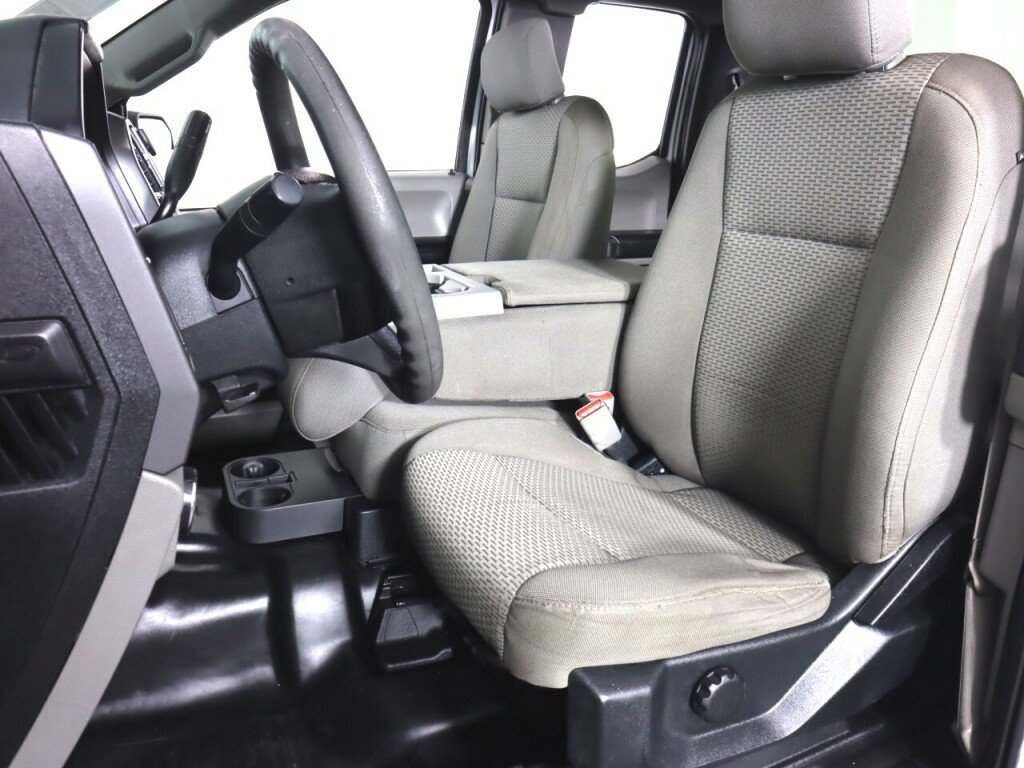 Used 2016 Ford F150 XLT AWD/4WD image 26