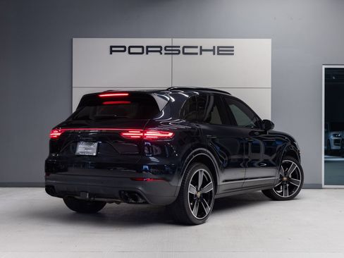 Certified 2023 Porsche Cayenne Platinum Edition AWD/4WD image 7