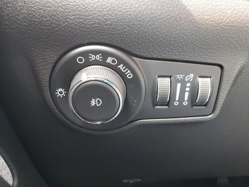 Used 2022 Jeep Compass Latitude image 28