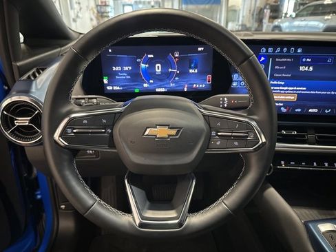 Used 2024 Chevrolet Equinox EV LT image 16