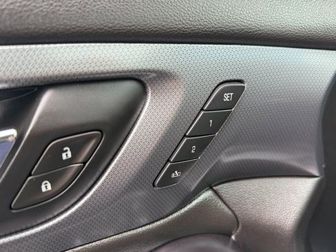 Used 2020 Chevrolet Traverse Premier image 23