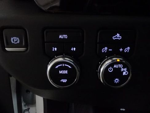 Used 2023 GMC Sierra 1500 SLE AWD/4WD image 19
