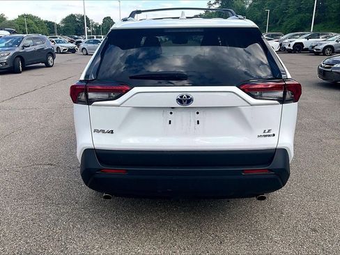 Used 2024 Toyota RAV4 LE AWD/4WD image 10