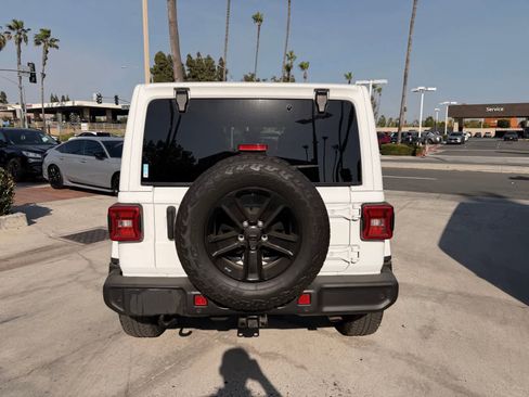 Used 2021 Jeep Wrangler Unlimited Sahara AWD/4WD image 4