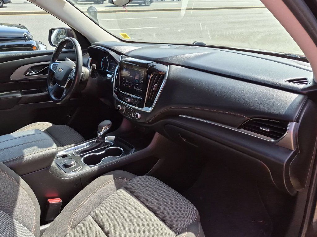 Used 2021 Chevrolet Traverse LT AWD/4WD image 23