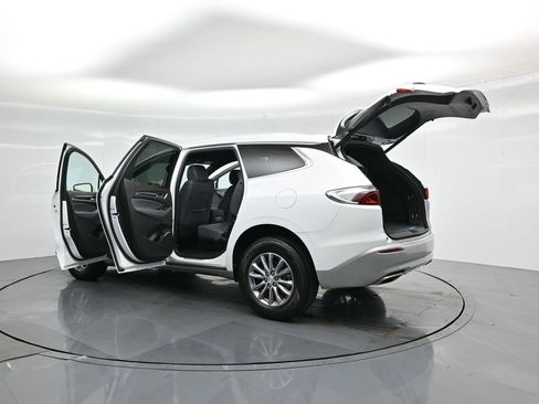 Used 2022 Buick Enclave Essence image 36