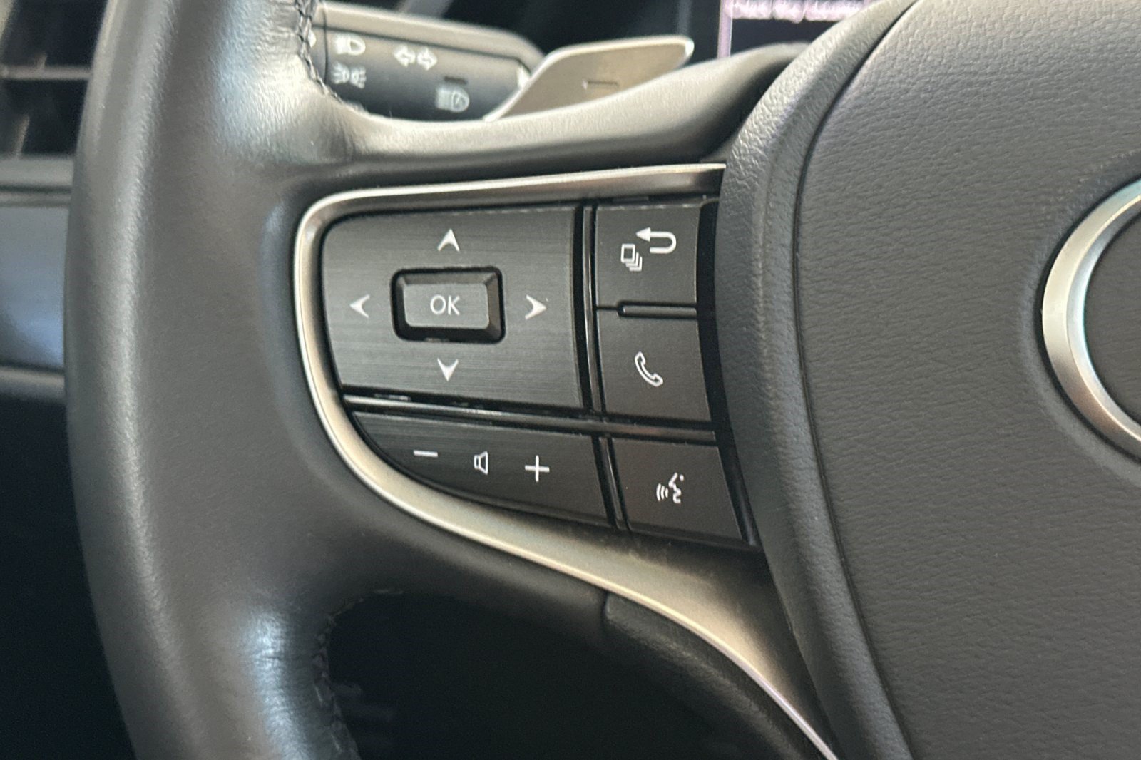 Used 2024 Lexus ES 350 w/ Accessory Package (Z1) FWD image 29