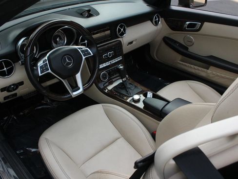 Used 2015 Mercedes-Benz SLK 350 w/ Multimedia Package image 13