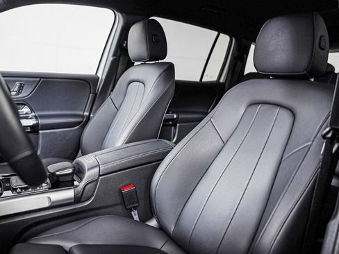 Certified 2023 Mercedes-Benz EQB 300 4MATIC image 11