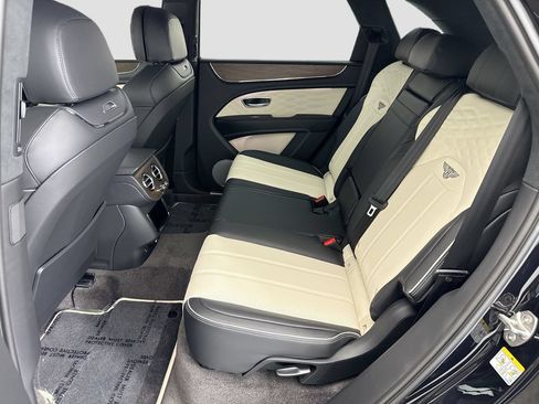 New 2026 Bentley Bentayga AWD/4WD image 20