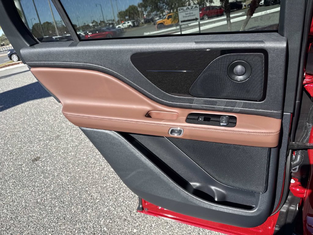 New 2026 Lincoln Aviator Reserve AWD/4WD image 13