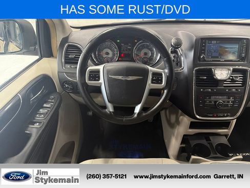 Used 2011 Chrysler Town & Country Touring w/ Entertainment Group #1 FWD image 33