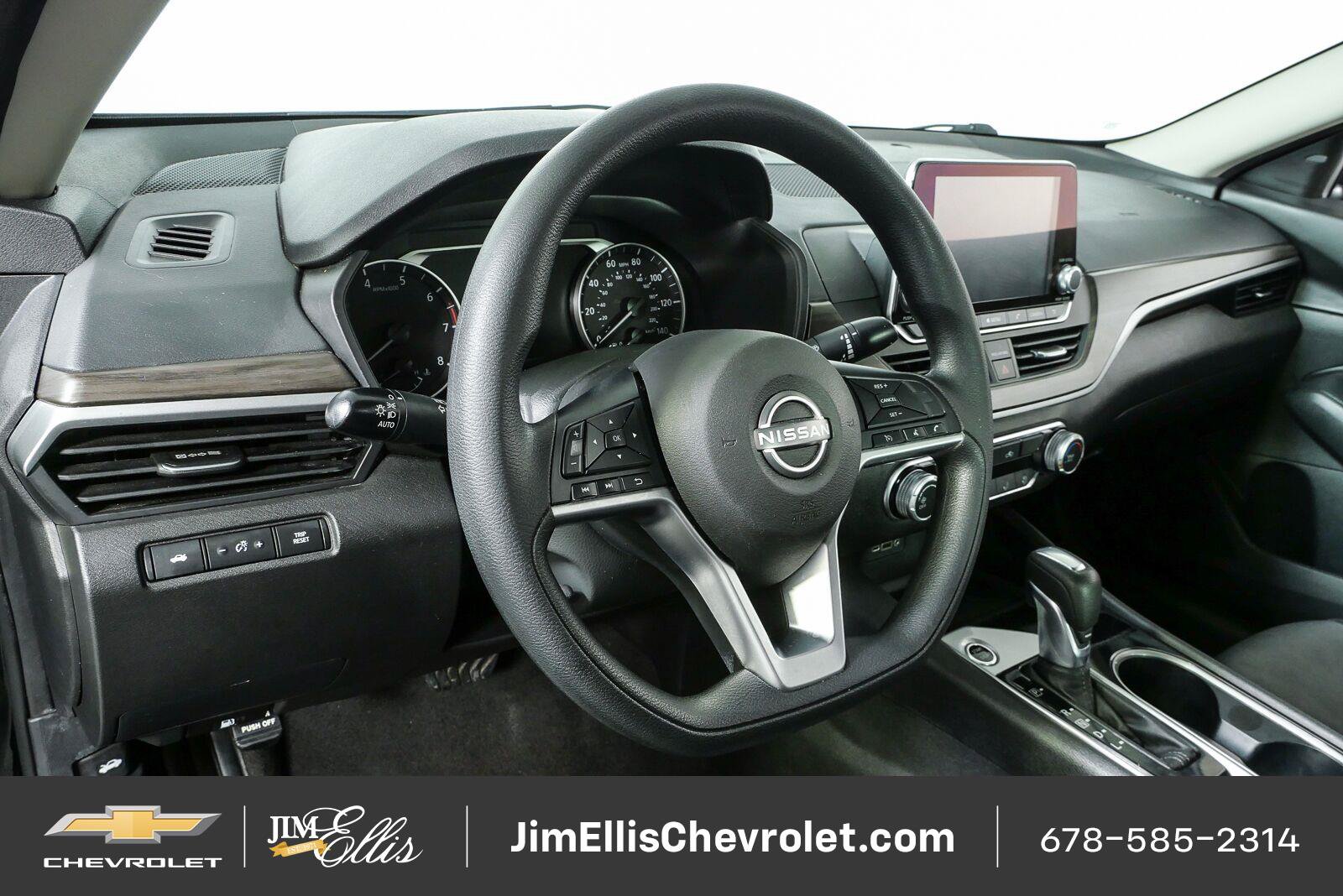 Used 2024 Nissan Altima 2.5 SV FWD image 5