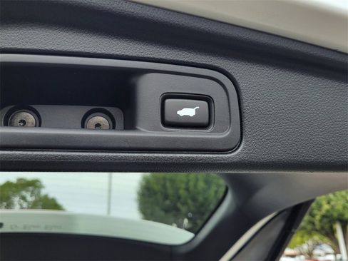 Used 2021 Honda Pilot Touring image 39