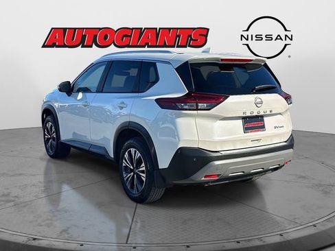 Used 2023 Nissan Rogue SV w/ SV Premium B Package image 5