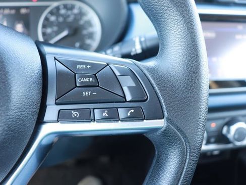 Used 2025 Nissan Versa SV image 19