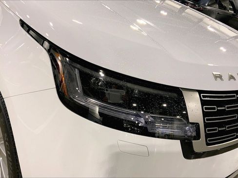 New 2025 Land Rover Range Rover SE image 13