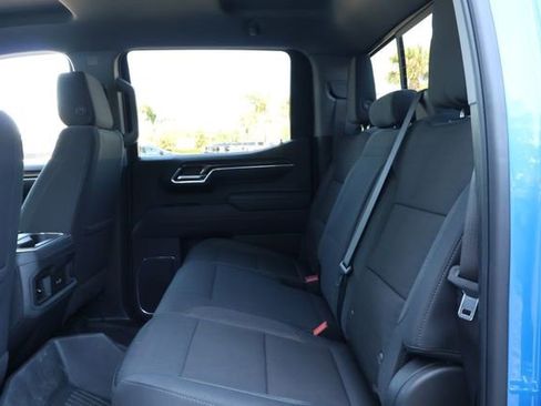 Certified 2025 Chevrolet Silverado 1500 RST AWD/4WD image 16