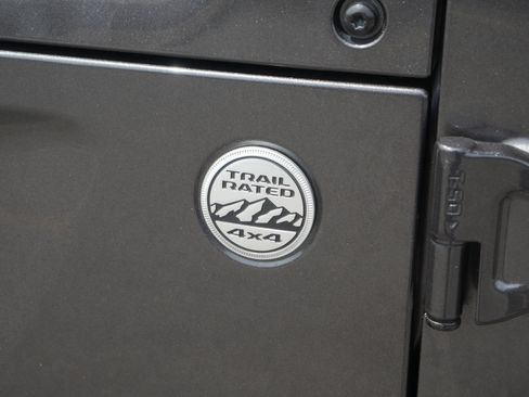 Used 2019 Jeep Wrangler Sport AWD/4WD image 16