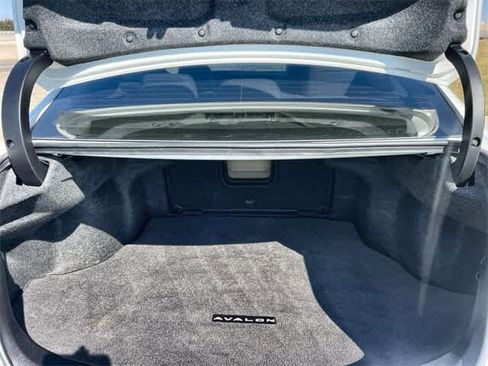 Used 2017 Toyota Avalon Touring image 20