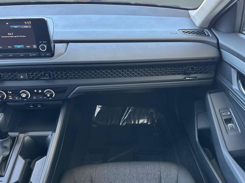 Certified 2025 Honda Accord SE image 30