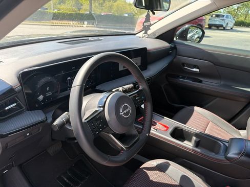 Used 2025 Nissan Kicks SR AWD/4WD image 8