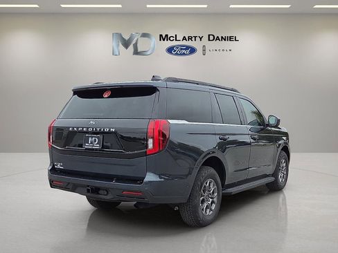 New 2025 Ford Expedition Active image 5