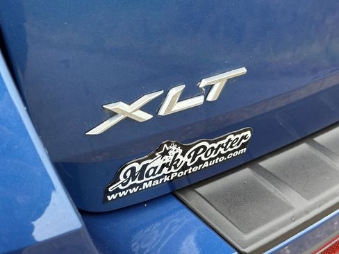 Used 2020 Ford Explorer XLT image 12